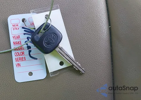 2013 Toyota Highlander Plus z USA, uszkodzony, nr VIN 5TDZA3EH1DS037825